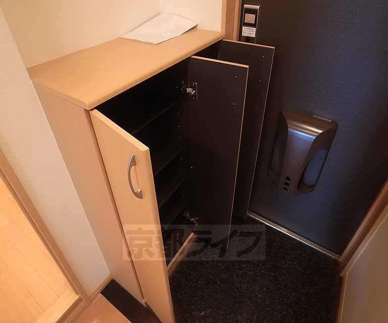 収納　シューズボックス完備