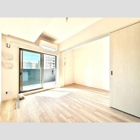 居室・リビング　室内