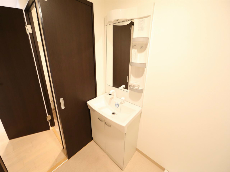 洗面設備　脱衣所　独立洗面台（シャンプードレッサー付）