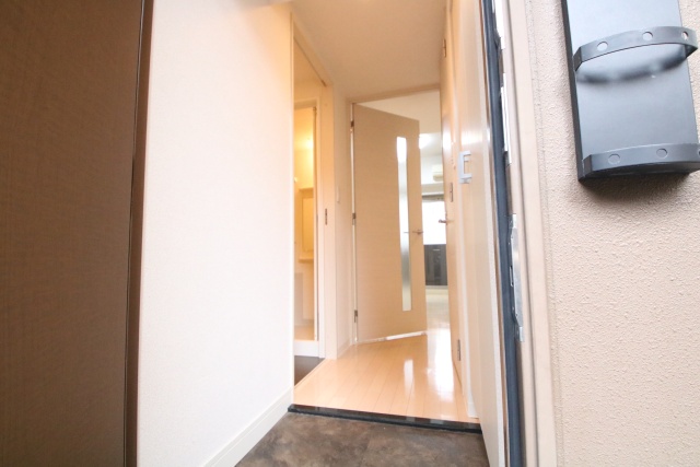 玄関　※別室の参考写真の為、現況優先です。