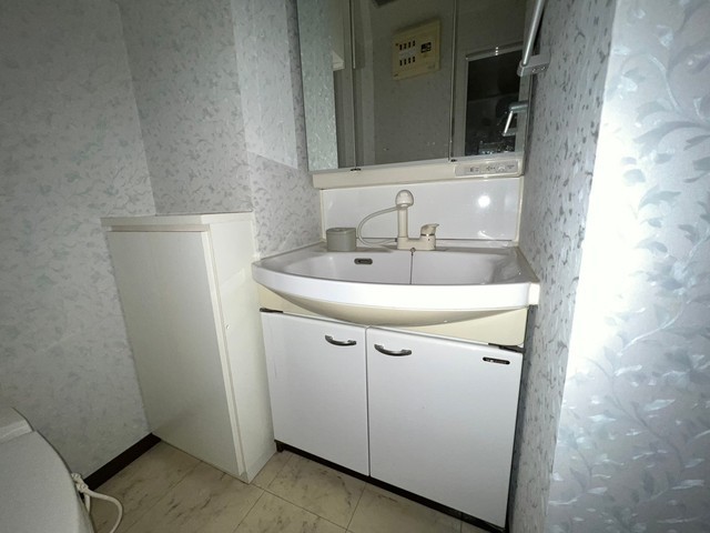 洗面設備　＊他号室の写真を使用。