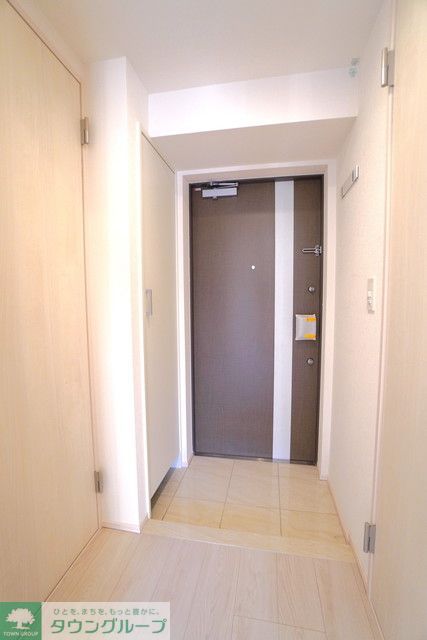 玄関　※写真は同タイプ住戸です。