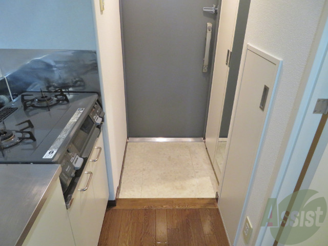 玄関　シューズボックスもあるので靴の置き場所には困りませんね。