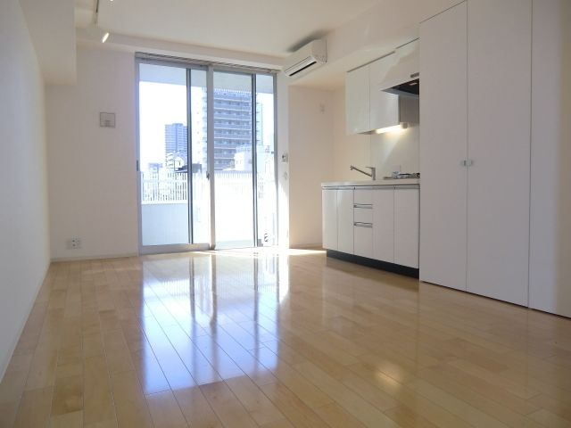 居室・リビング　★フローリング仕上げの明るい居室★