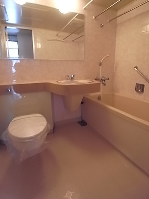 バス・シャワールーム　バスルーム