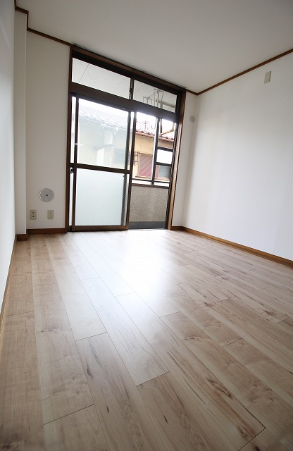 居室・リビング　別の部屋の写真です