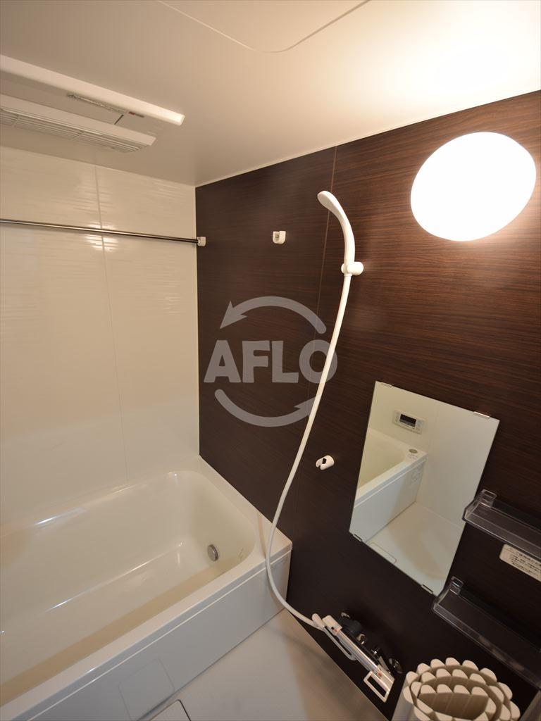 バス・シャワールーム　エトワール阿波座　清潔感のあるお風呂