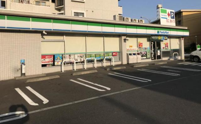 コンビニ　ファミリーマート川崎鷺沼店（コンビニ）まで334m