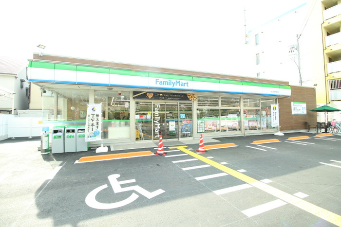 コンビニ　ファミリーマート枚方牧野本町店（コンビニ）まで231m