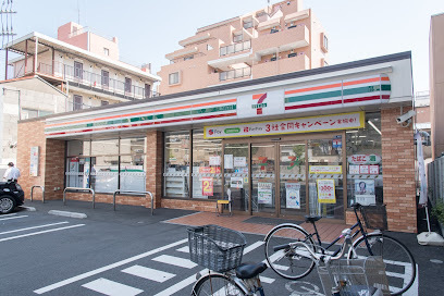 コンビニ　セブン－イレブン墨田本所４丁目店（コンビニ）まで242m