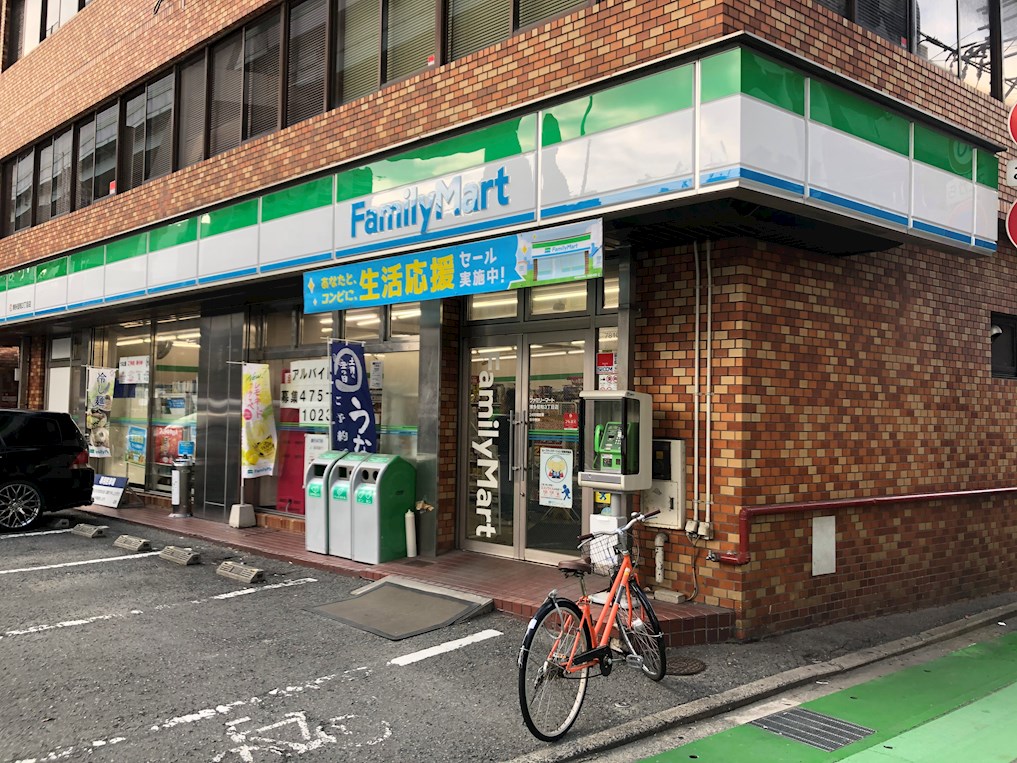 コンビニ　ファミリーマート 博多堅粕3丁目店（コンビニ）まで419m