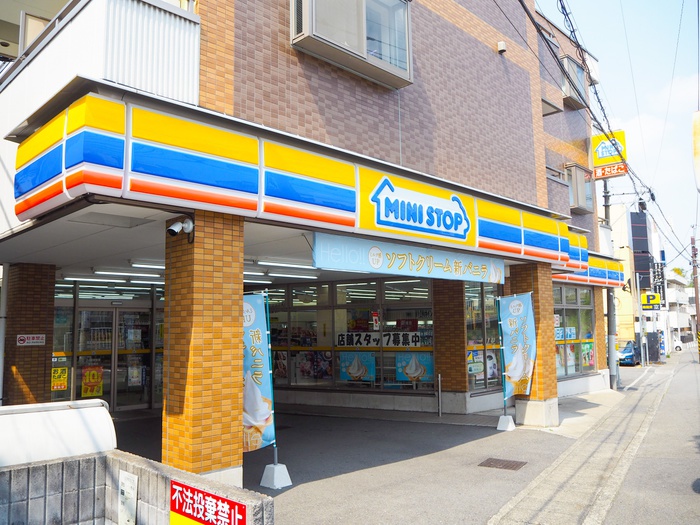 コンビニ　ミニストップ 百合ヶ丘店（コンビニ）まで2m