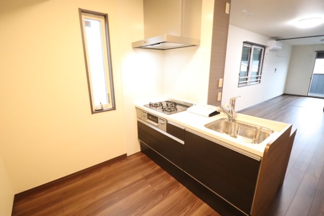 キッチン　※別部屋の参考写真です。現況優先となります。