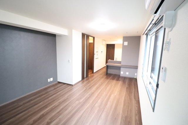 居室・リビング　※別部屋の参考写真です。現況優先となります。