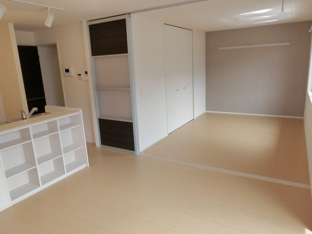 居室・リビング　明るいお部屋です