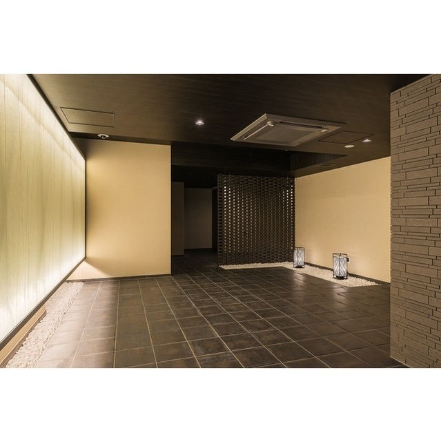 建物外観　館銘板