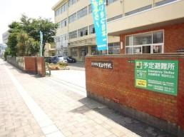 中学校　足立中学校（中学校）まで850m