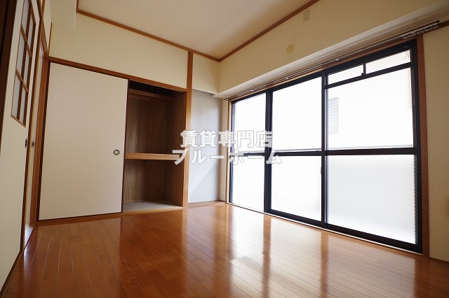 その他　ゆとりのある洋室！