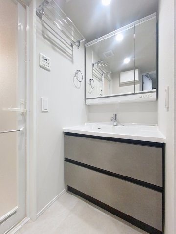 洗面設備　朝の身支度には欠かせない独立洗面化粧台