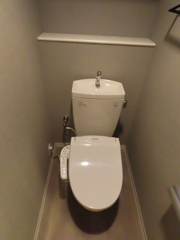 トイレ　写真は同タイプ住居です。