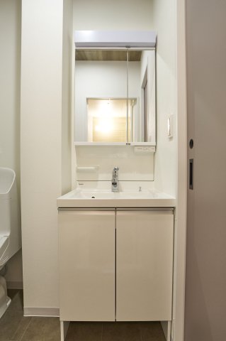 洗面設備　スペースが確保できる洗面所です