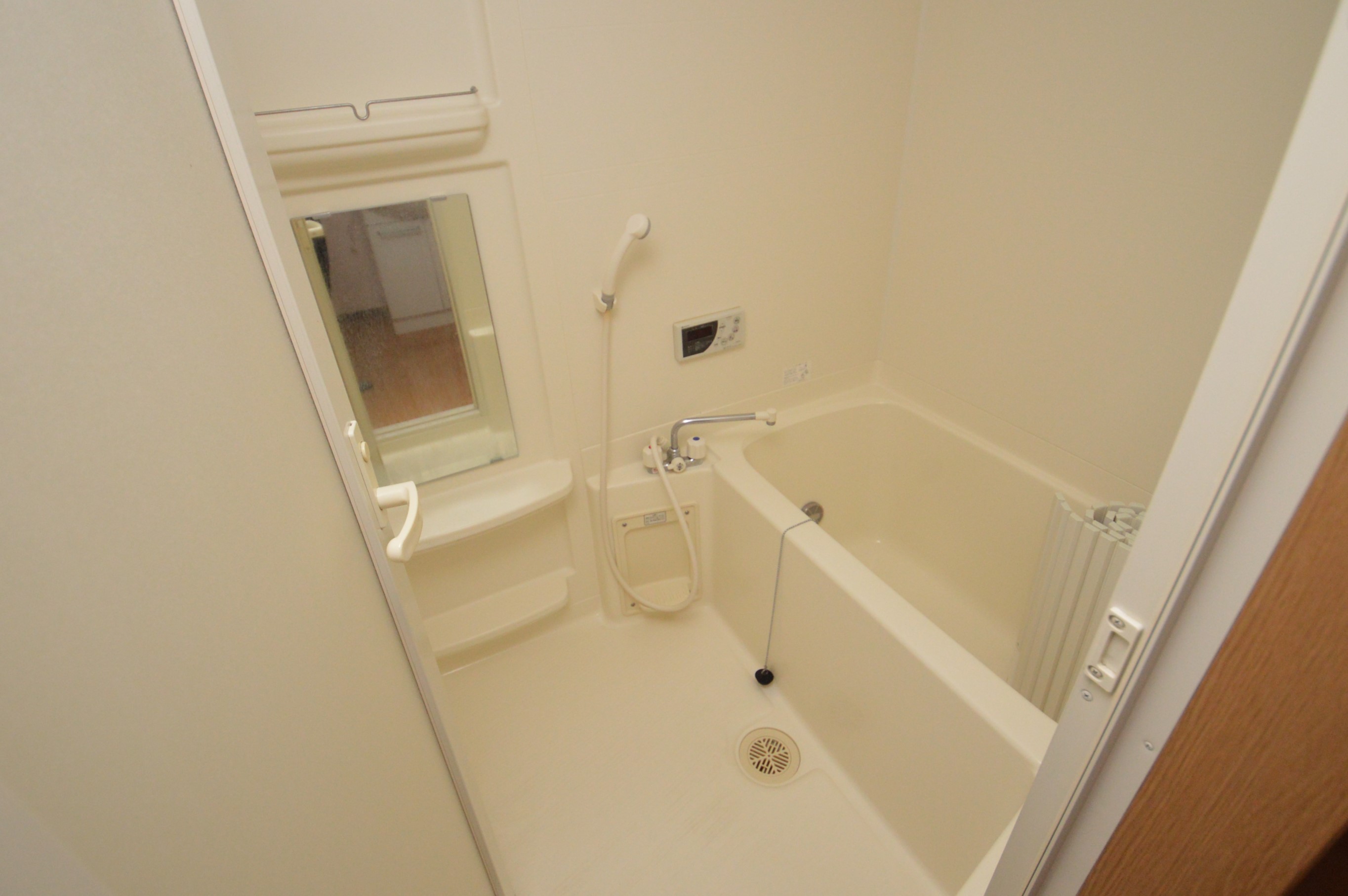 バス・シャワールーム　（参考）他室の写真を使用しています。現況優先となります。