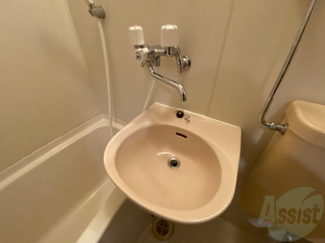 洗面設備　洗面台。身支度にはかかせないですよね～。