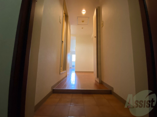 玄関　玄関の様子です。明るい印象ですね。気分もあがりそう。