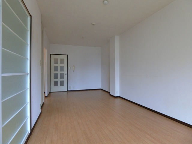 居室・リビング　図面と現状に相違がある場合には現状を優先