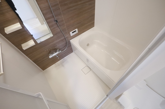 バス・シャワールーム　※別部屋の写真です