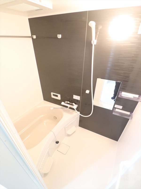 バス・シャワールーム　浴室乾燥機付きバスルーム