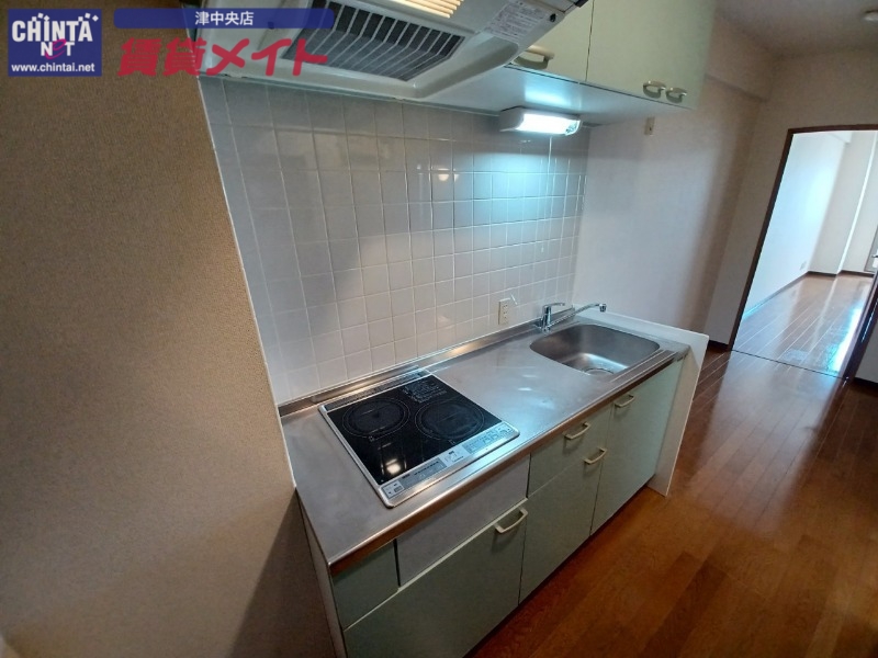 キッチン　同じ物件、別部屋の写真です