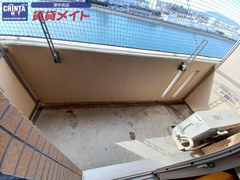 バルコニー　同じ物件、別部屋の写真です