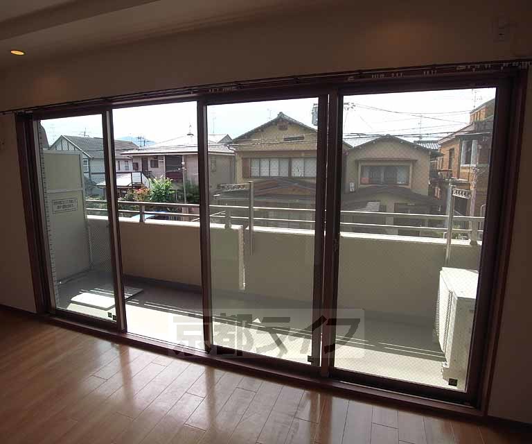 バルコニー　きれいなバルコニーです。