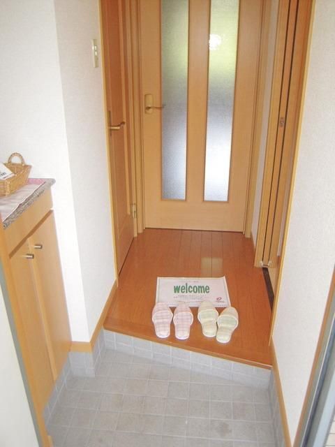 玄関　段差の少ない玄関です