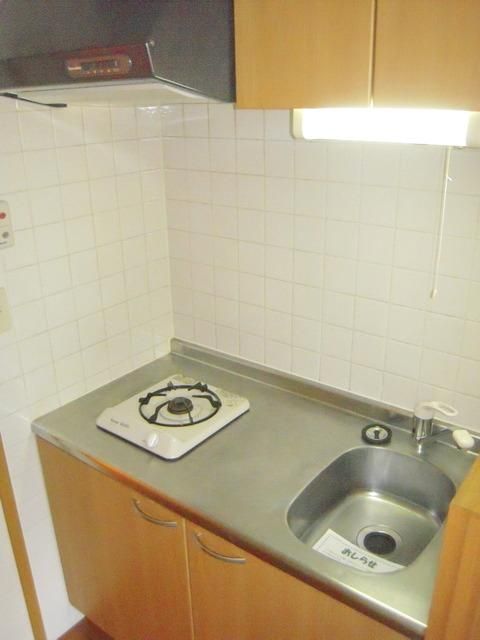 キッチン　ガスコンロ付です