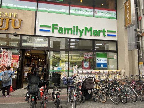 コンビニ　ファミリーマート 大山駅南店（コンビニ）まで19m