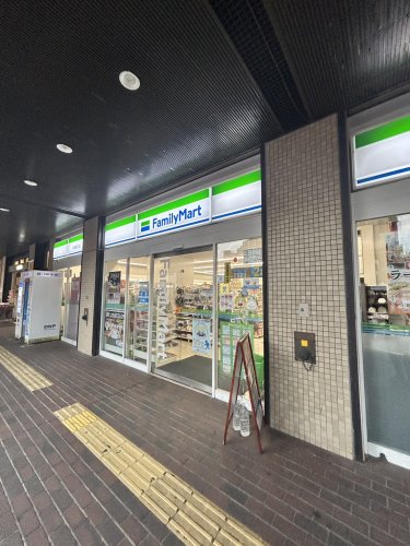 コンビニ　ファミリーマート 兵庫駅前店（コンビニ）まで390m