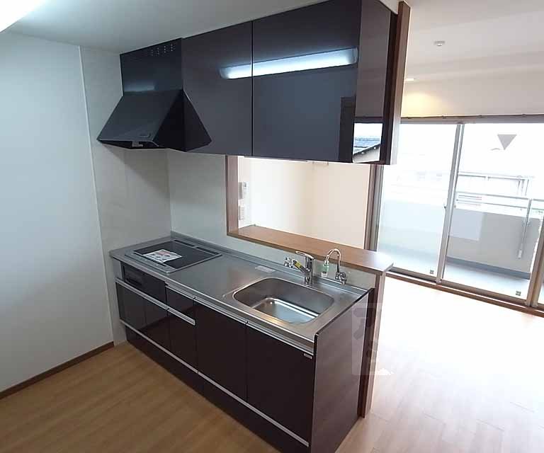 キッチン　３口ＩＨコンロ付きシステムキッチン