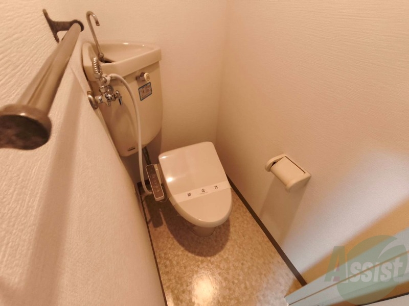 トイレ　シャワートイレになっているので快適です！