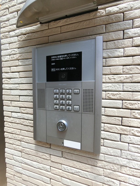エントランス　オートロック付き