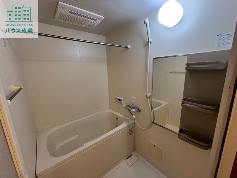 バス・シャワールーム　※同タイプ別号室のお写真です