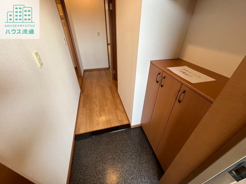 玄関　※同タイプ別号室のお写真です