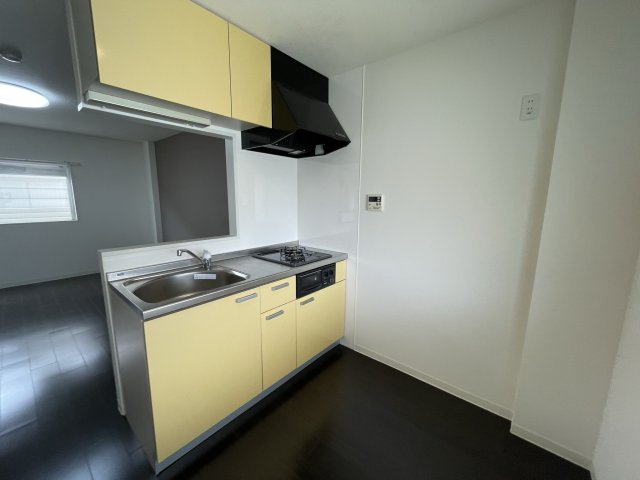 キッチン　(参考)同マンション反転間取り他部屋の写真