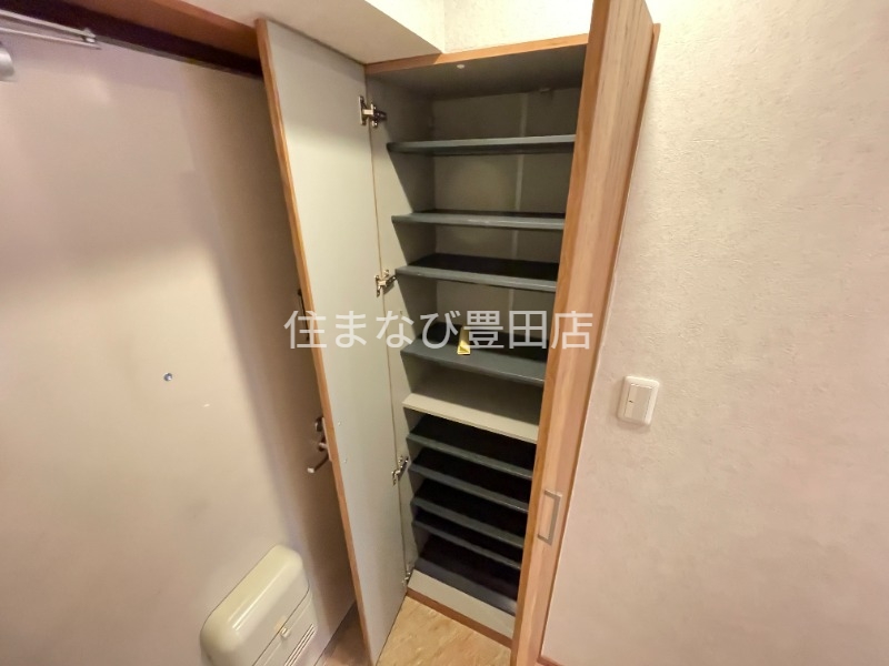 収納　同型別部屋写真（反転）