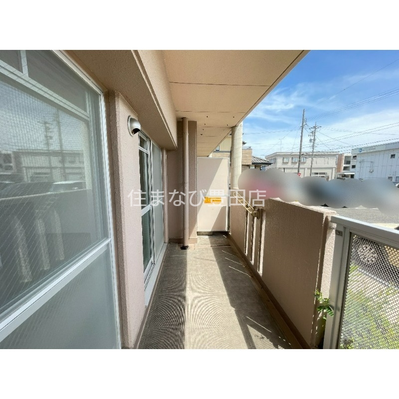 バルコニー　同型別部屋写真（反転）