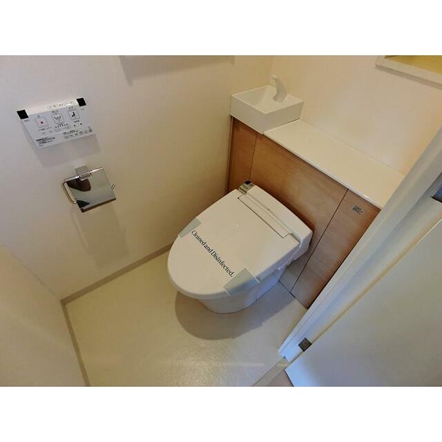 トイレ　※同仕様写真含む