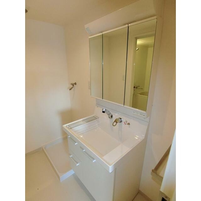 洗面設備　※同仕様写真含む