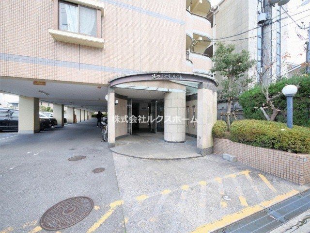 エントランス　建物の内部です