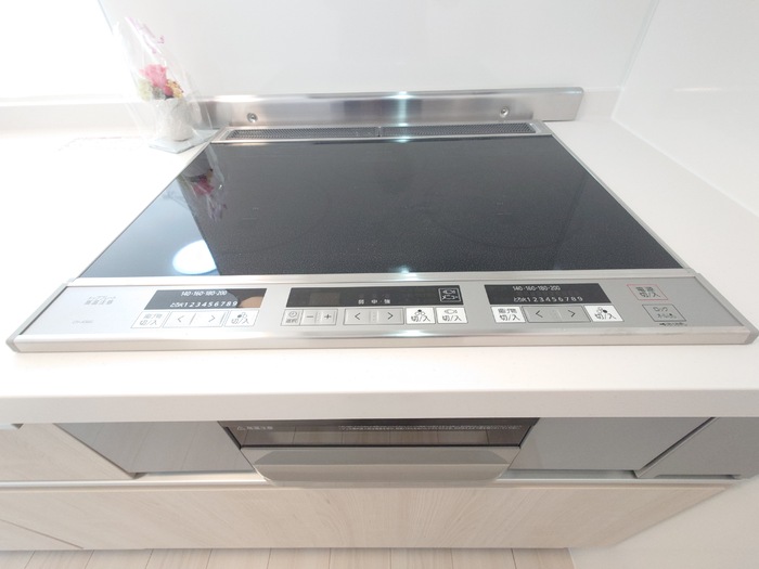 キッチン　IHクッキングヒーター
